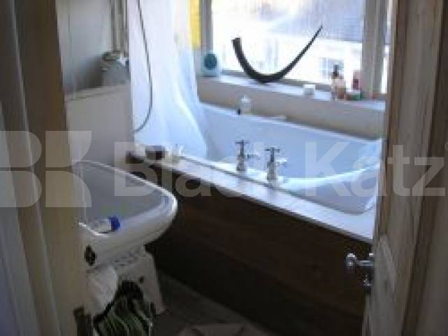 			1 Bedroom, 1 bath, 1 reception Flat			 Prince Albert Road, REGENTS PARK NW1